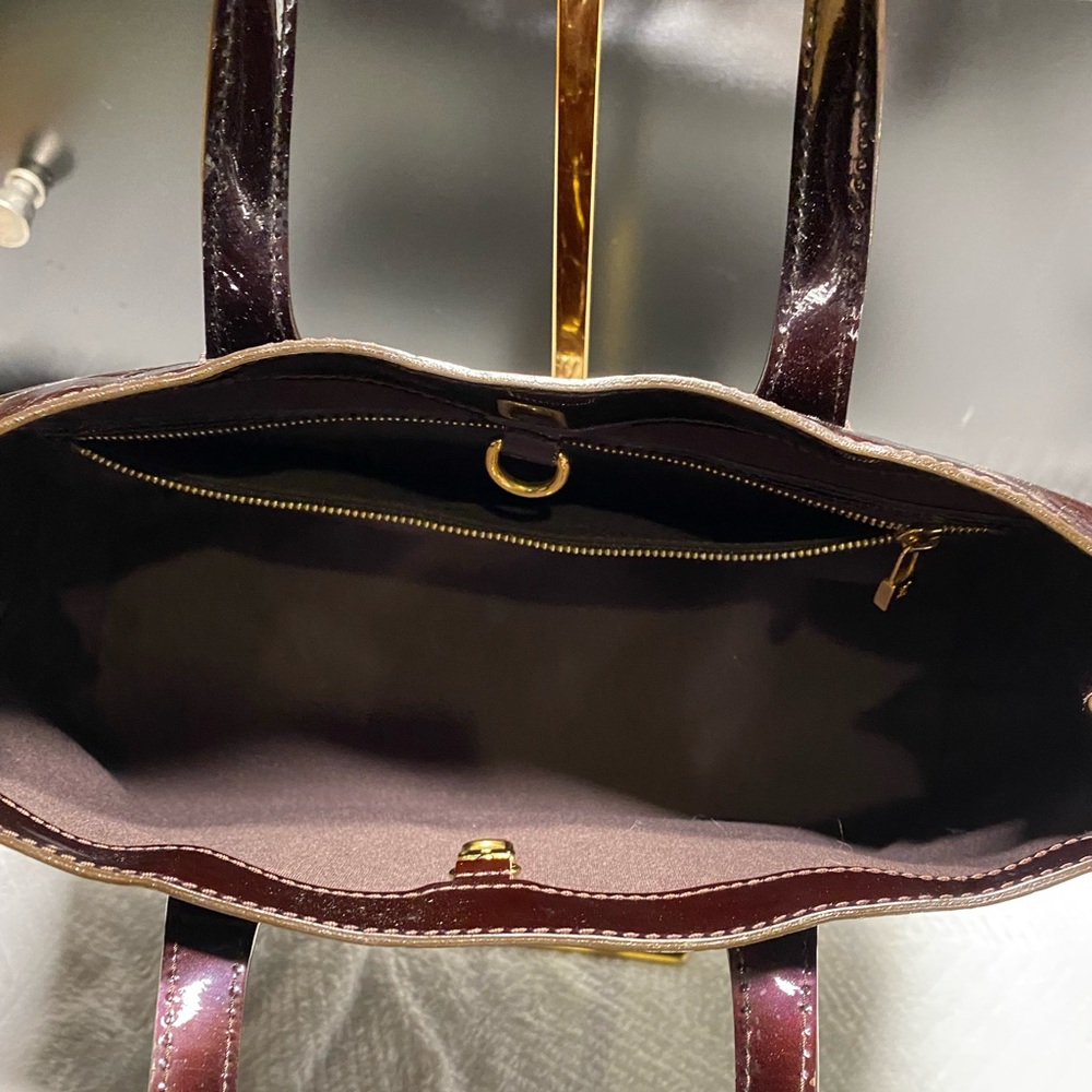 Louis Vuitton - Picture 15 of 15